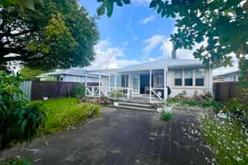 51A Hall Road, Matua