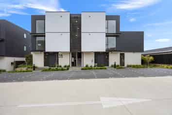 4/16 Treasure Lane, Te Atatu South