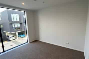 5/16 Treasure Lane, Te Atatu South