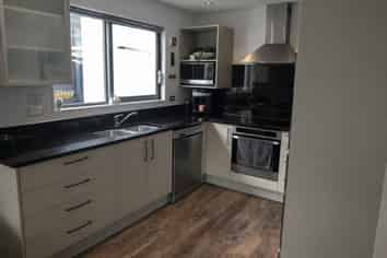 65B Longfellow Street, Sydenham