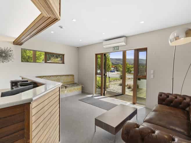 Standalone freehold in town centre