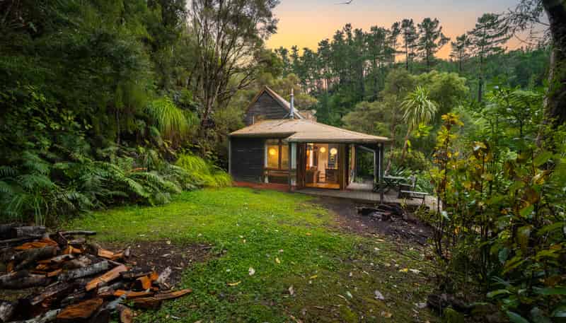 99 Elmslie Road, Pinehaven