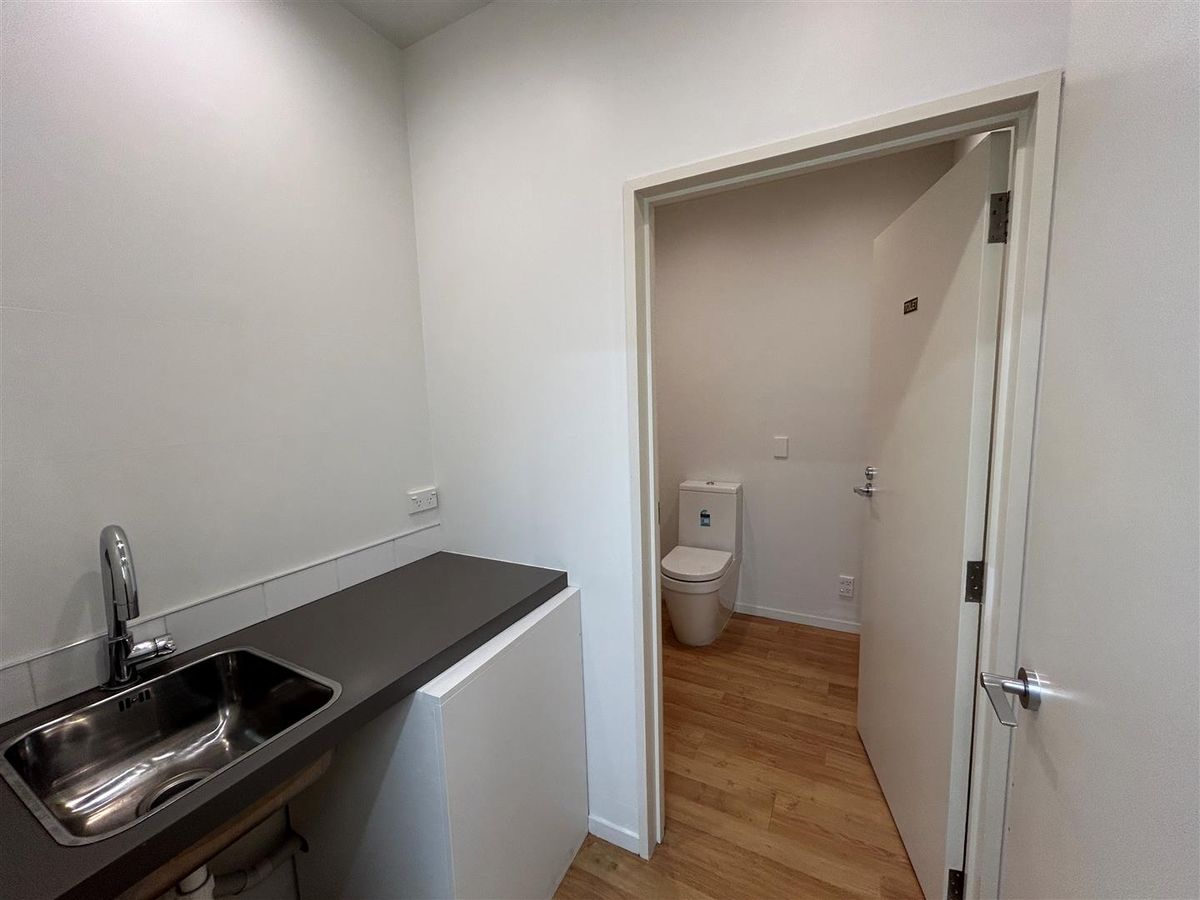 Boutique Office Opportunity - Mehr
