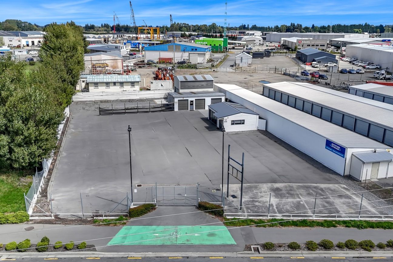 High profile display yard - Rangiora - Altro