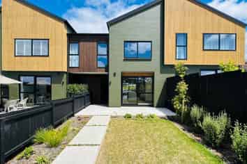 3 Golden Fall Road, Hobsonville