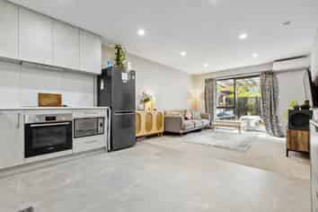 7/30 West Coast Road, Glen Eden