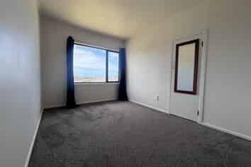 1 Ayrton Street, Te Atatu South