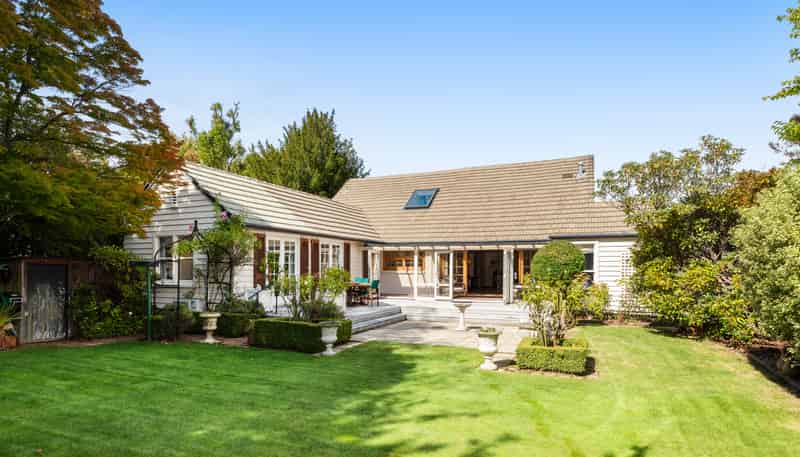 48 Memorial Avenue, FENDALTON