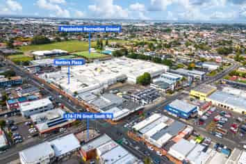 PRIME LOCATION, HIGH VISIBILITY