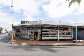 PRIME LOCATION, HIGH VISIBILITY