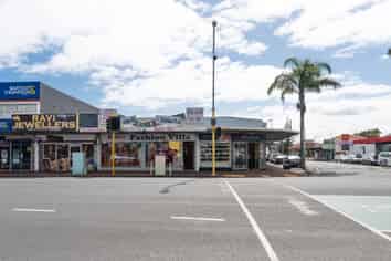 PRIME LOCATION, HIGH VISIBILITY