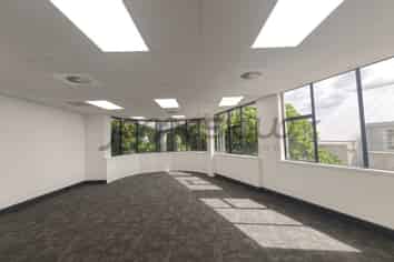 Fully Refurbished Premium Warehouse & Office