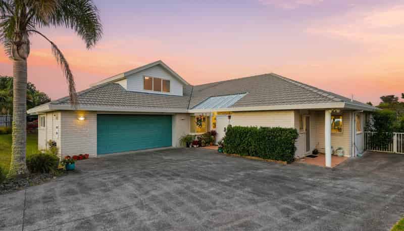 22 Windfall Grove, Greenhithe