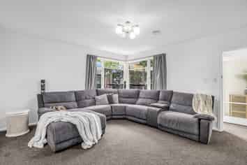 412 Breezes Road, Aranui