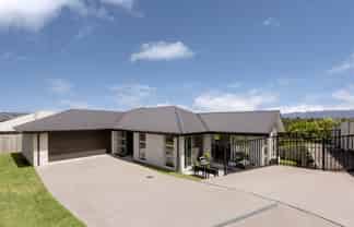 14 Anglers Way, Omokoroa