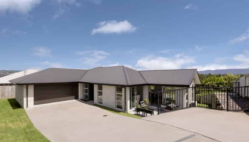 14 Anglers Way, Omokoroa