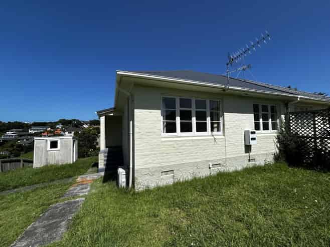 3 Rukutai Street (water included in the rent), Orakei