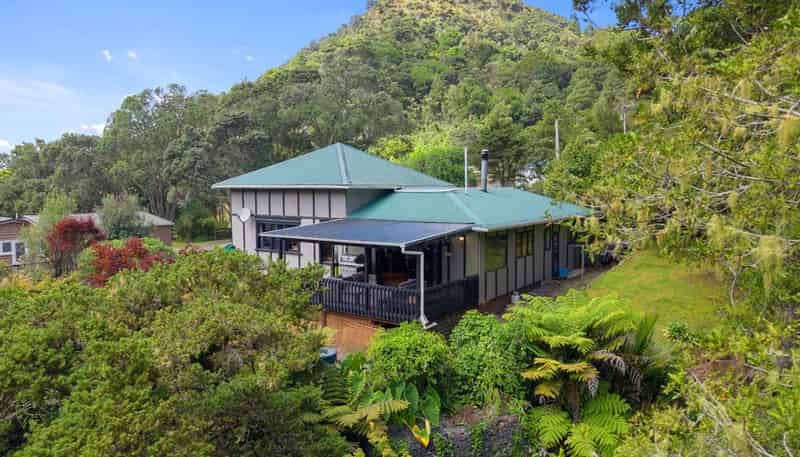 35 Whatipu Road, Huia