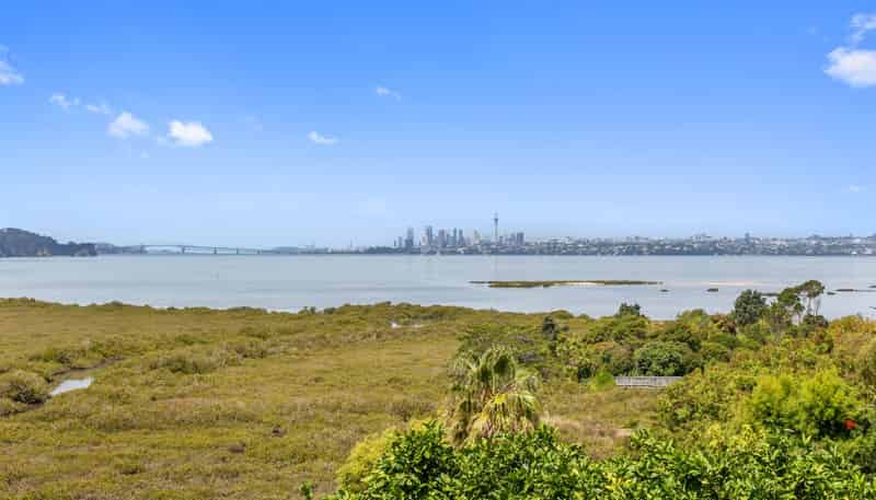 42 Rewarewa Road, Te Atatu Peninsula