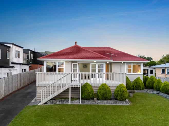 9 Rangitiki Crescent, Lynfield