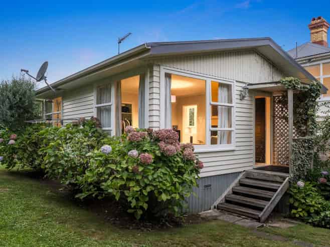 1 Ranfurly Road, Epsom