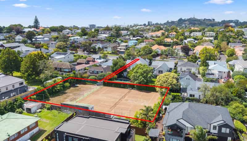 121 St Andrews Road, Epsom