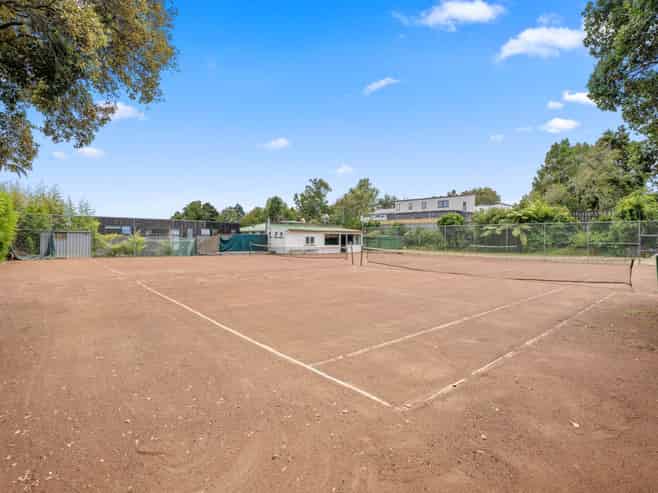 121 St Andrews Road, Epsom