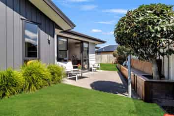 98 Sunline Avenue, Lincoln