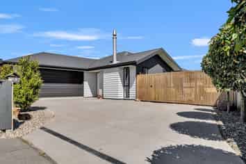 98 Sunline Avenue, Lincoln