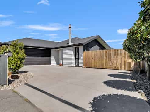 98 Sunline Avenue, Lincoln