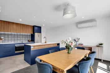 98 Sunline Avenue, Lincoln