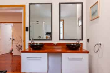 77 McLean Street, Woodville