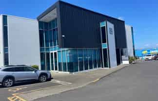 Showroom with Profile