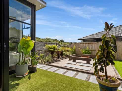 39 Pakanga Grove, Pyes Pa