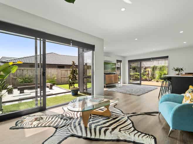 39 Pakanga Grove, Pyes Pa