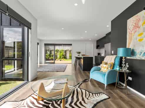 39 Pakanga Grove, Pyes Pa