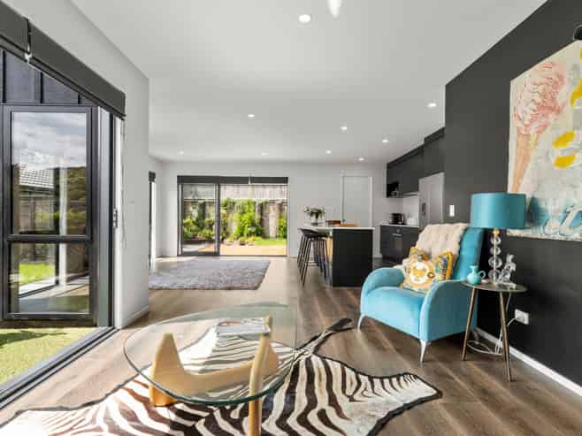 39 Pakanga Grove, Pyes Pa