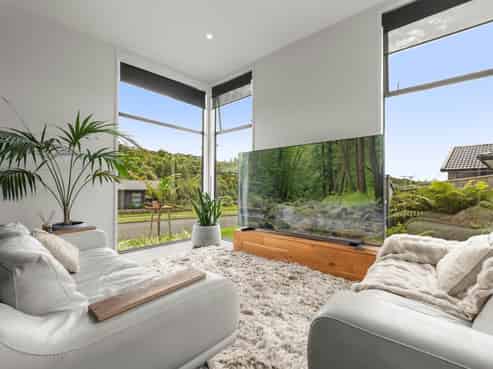 39 Pakanga Grove, Pyes Pa