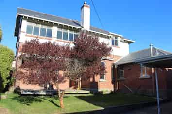 255 Highgate, Roslyn