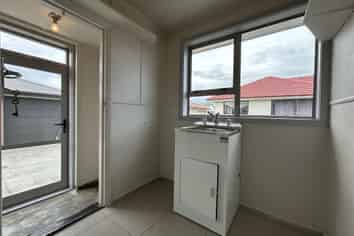 28 Fenchurch Street, Redwood