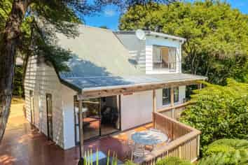 22 Victoria Road North, Onetangi