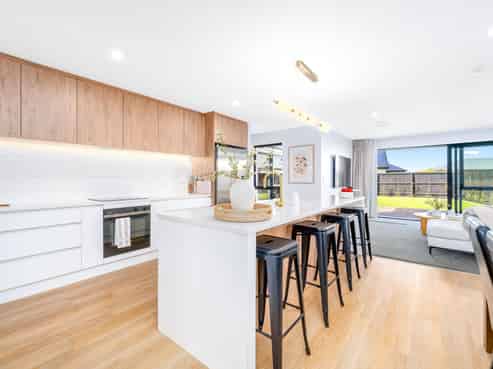 58 Whitehorn Drive, LINCOLN