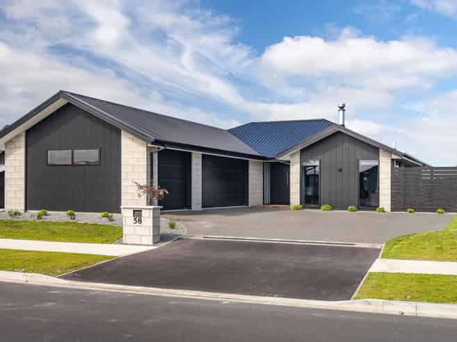 58 Whitehorn Drive, LINCOLN