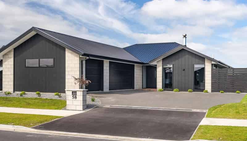 58 Whitehorn Drive, LINCOLN