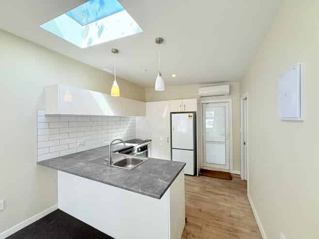 3/186 Owen Street, Newtown