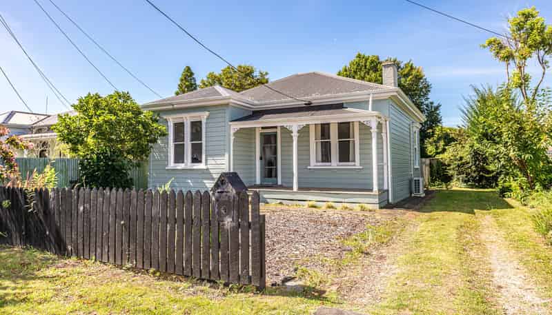 8 Field Street, Aramoho