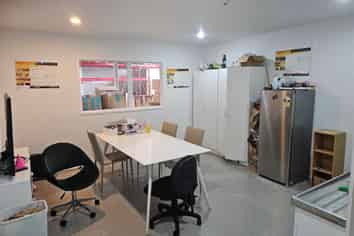 761M² OFFICE/WAREHOUSE
