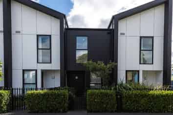 27/6 Waverley Street, Sydenham