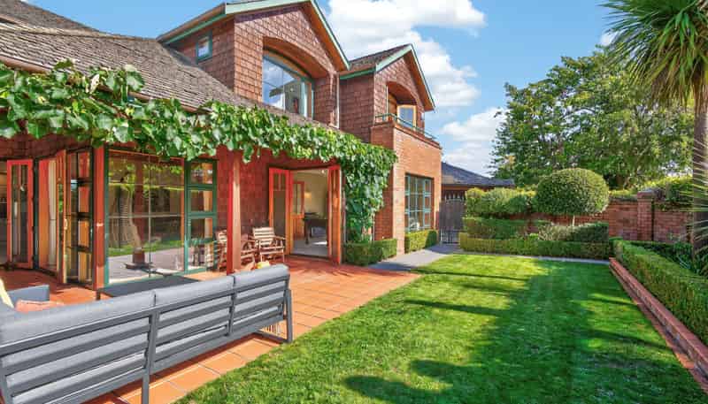 5 Myrtle Street, Hutt Central