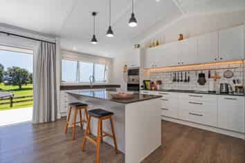 112 Ocean Close, Matarangi